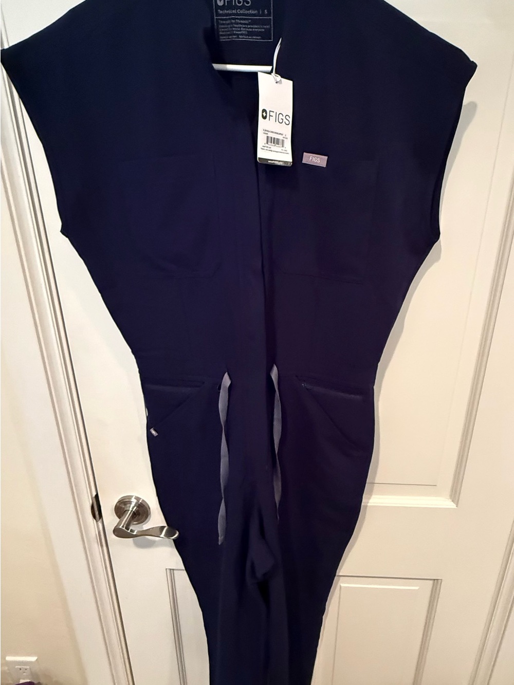 NWT Figs Women's Rafaela Navy Cargo Scrub Jumpsuit Joggers Small